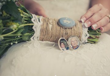 wedding bouquet wraps photos of loved ones family