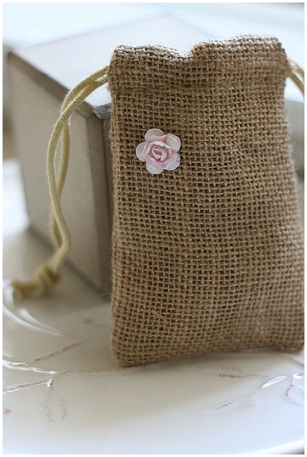 burlap favour bags or ouches for bridesmaids gifts hessian wedding ideas