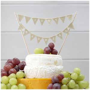 hessian wedding ideas bunting cake topper