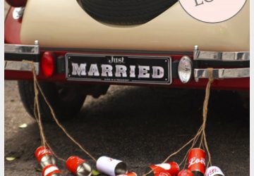 red tin cans for wedding cars