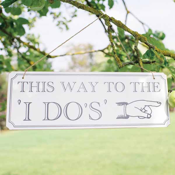 summer wedding decoration ideas directional signs