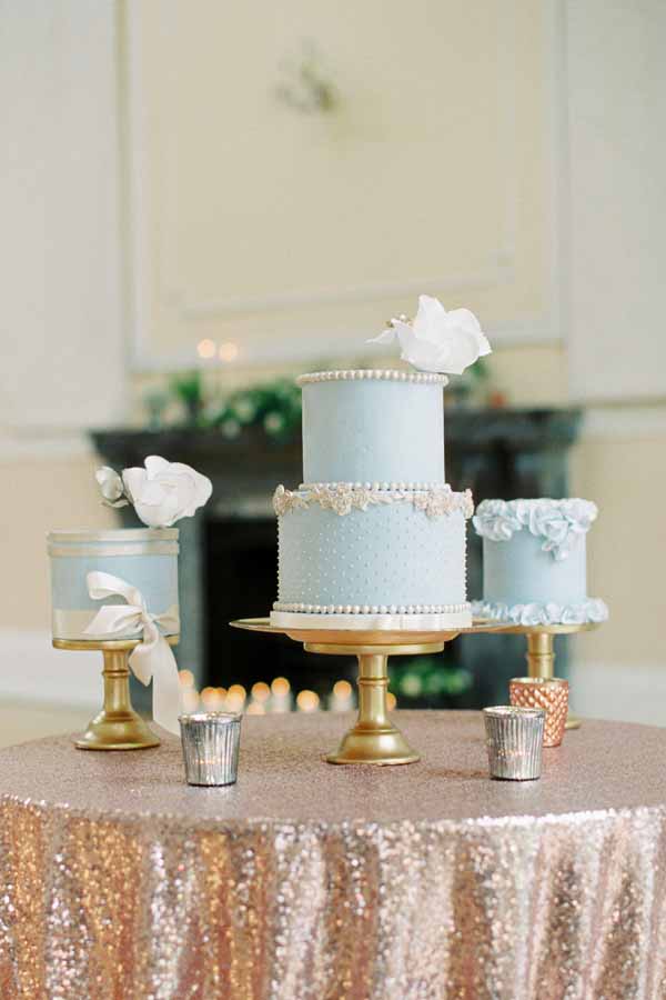 gold and copper wedding cake table glitter table cloth gold cake stands bronze tea light holders (2)