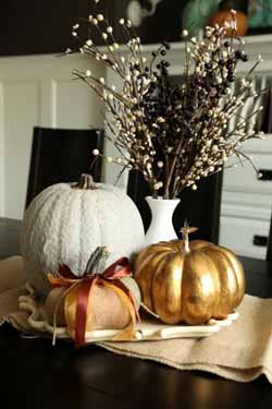 halloween wedding ideas - gold and whtie pumpkins
