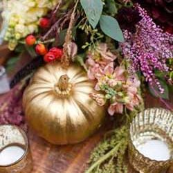 halloween wedding ideas - spray pumpkins gold