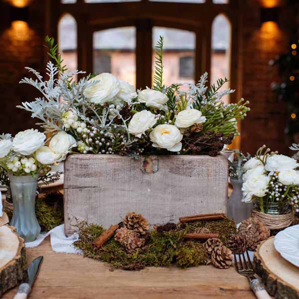 reclaimed_wooden_box_centrepiece