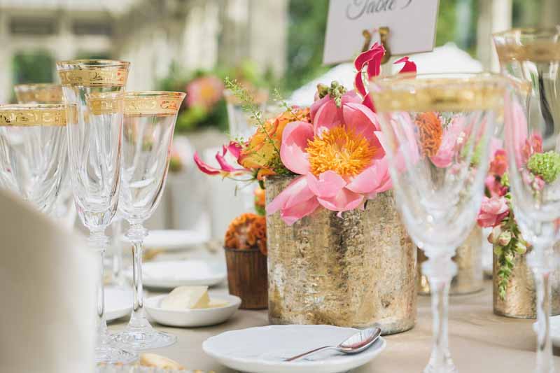 gold vase for coral wedding centrepieces - metallic wedding ideas - florals by @kmorganflowers