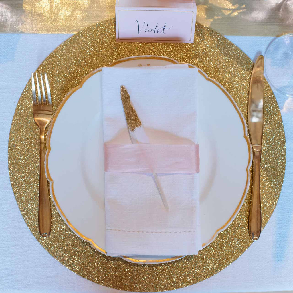 gold-glitter-wedding-place-mats-for-wedding-tables