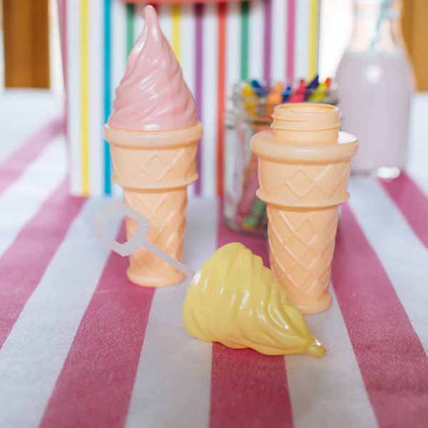 blowing-bubbles-in-the-shape-of-an-ice-cream-perfect-for-childrens-wedding-activities-available-from-@theweddingomd