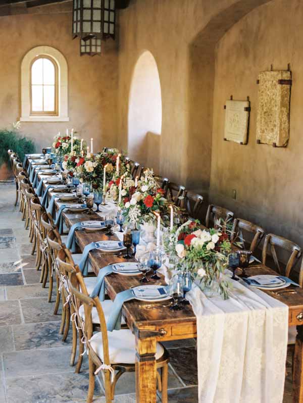 beautiful cotton table runners on guest tables at weddings create a feeling of rustic elegance (2)