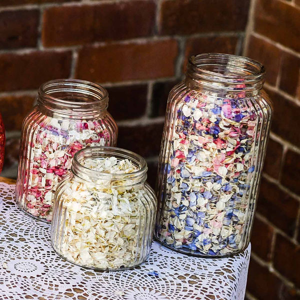 Biodegradable-wedding-confetti-in-jars