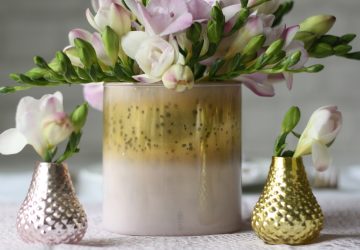 Pink and gold vases for wedding centrepiece available from @theweddingomd