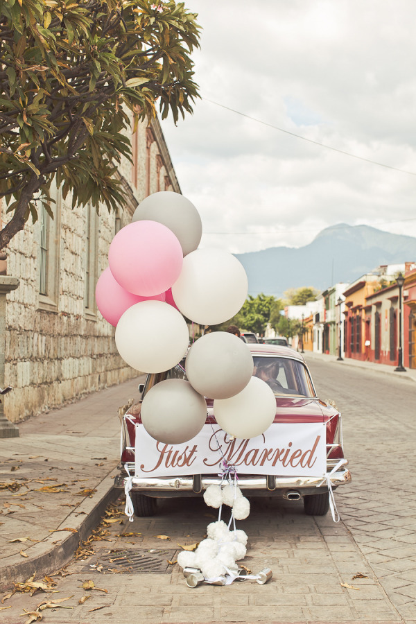 balloons for wedding getaways