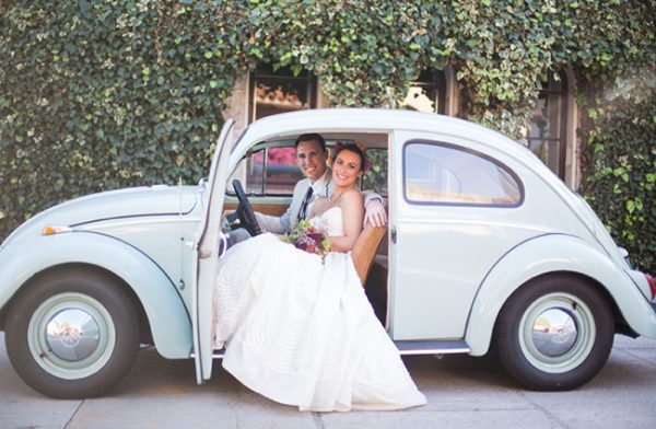 how to decorate your wedding getaway car