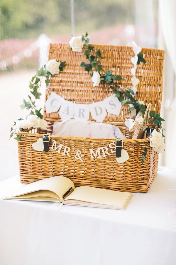 picnic hamper wedding cards table