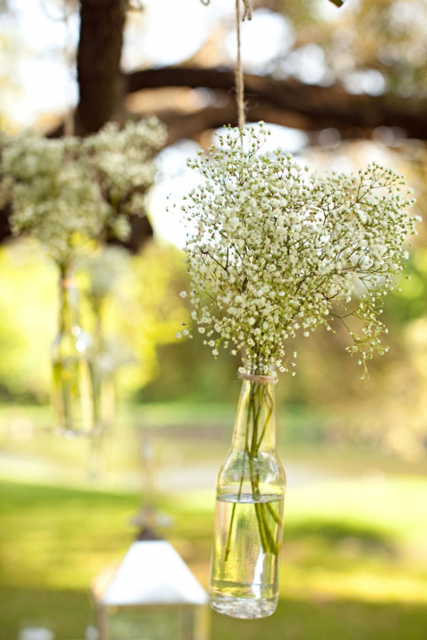 a roll of twine available from @theweddingomd hanging vases - ruffledblog.com - ee-photography.com