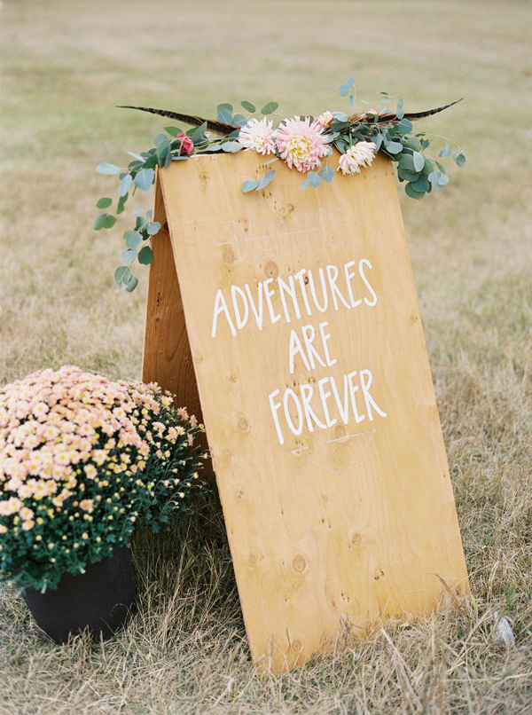 woodland inspired wedding Ruffled - photo by Jeremiah and Rachel Photography http://ruffledblog.com/bohemian-montana-wedding