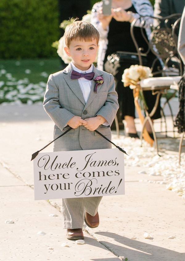 cute signs for flower girls and page boys -trendybride-net-brianamariephotography-com