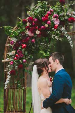 berry red and luxurious navy wedding colour scheme for autumn weddings 