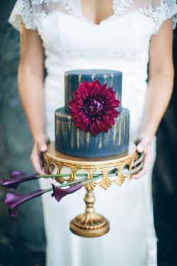 berry red and luxurious navy wedding colour scheme for autumn weddings 