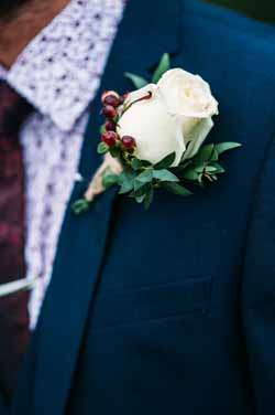 berry red and luxurious navy wedding colour scheme for autumn weddings 