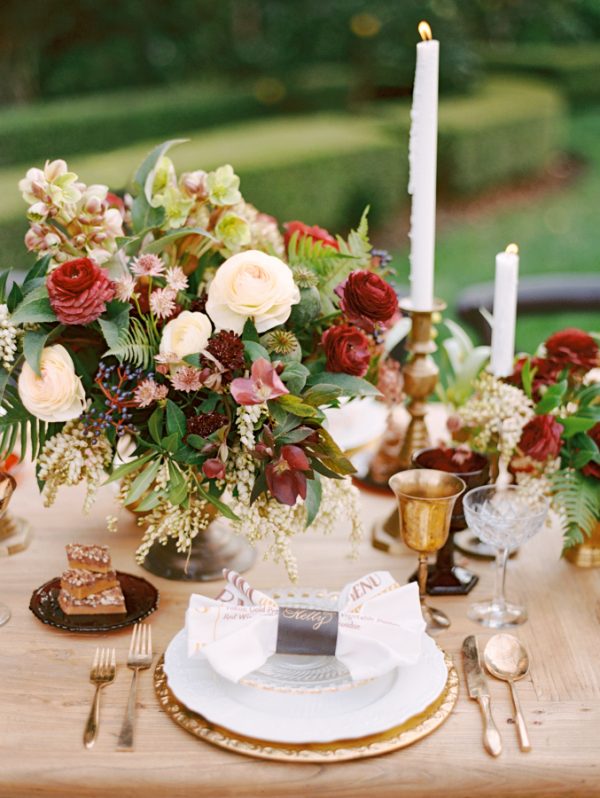 place setting ideas for autumn weddings stylemepretty-com-marisaholmesblog-com