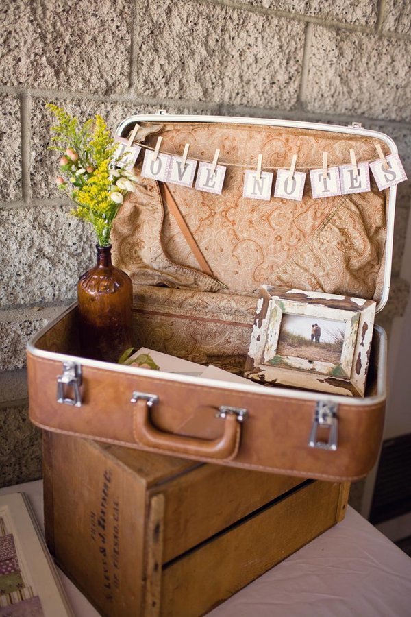 suitcases at your wedding stylemepretty-com-weheartphotography-com