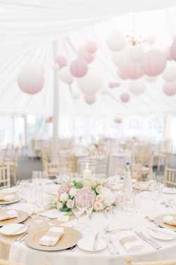 pretty pink wedding decorations and ideas