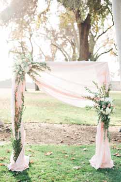 pretty pink wedding decorations and ideas
