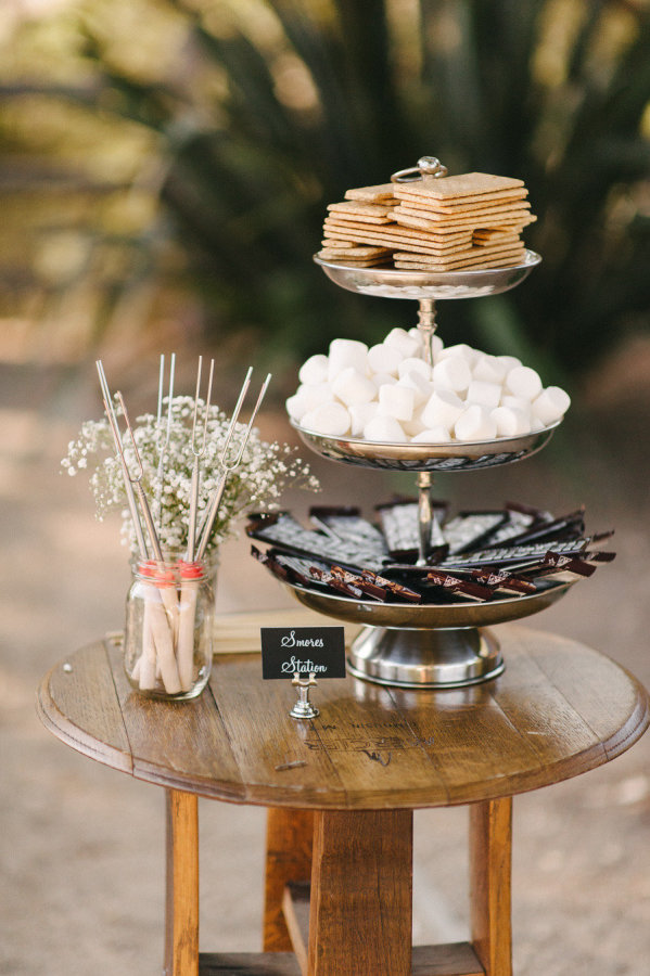 show to style a bonfire night wedding tylemepretty-com-johnpluslouise-com