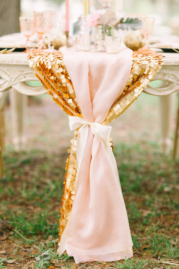 pink-and-gold-sequin-table-runners-wedding