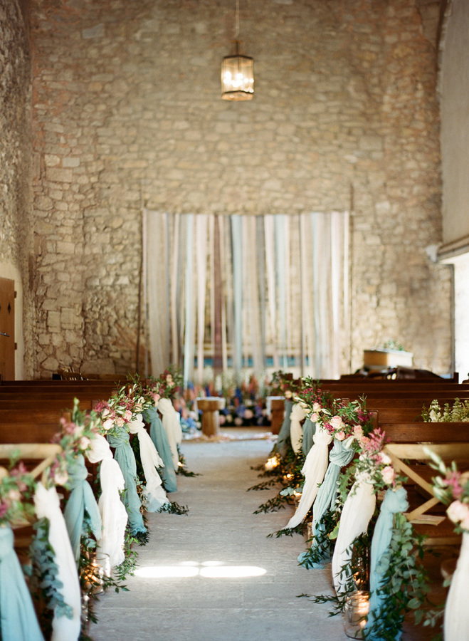 Pretty Pew Ends Using Linen Runners, Flowers & Lanterns stylemepretty-com-loveisabird-com