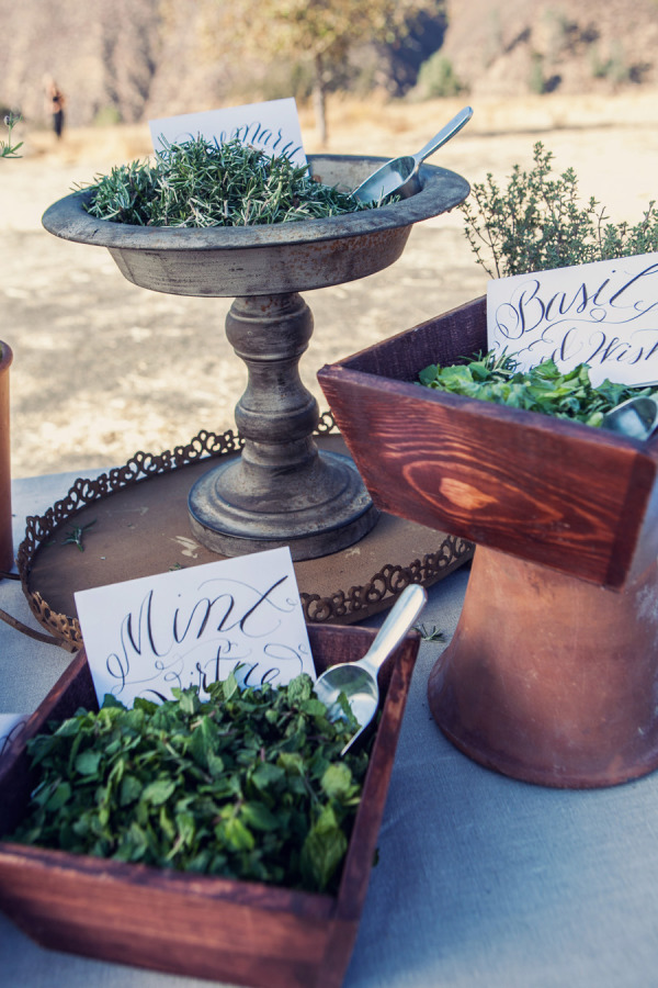 Create A Wedding Confetti Bar For Your Guests  stylemepretty-com-whitehautephotography-com