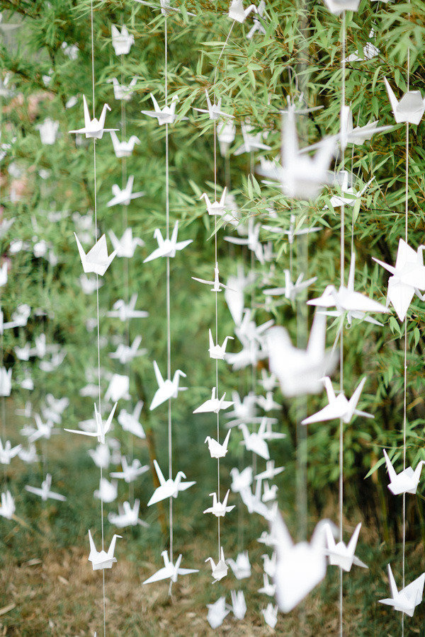 10 Ways To Include Birds And Birdcages At Your Wedding stylemepretty-com-xaviernavarro-com