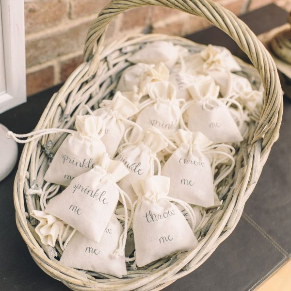 Create A Wedding Confetti Bar For Your Guests available to buy online from @theweddingomd throw_me_petal_confetti_bags_2_1024x1024