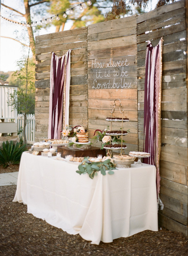 How To Create A Rustic Wedding Dessert Table - wooden backdrops