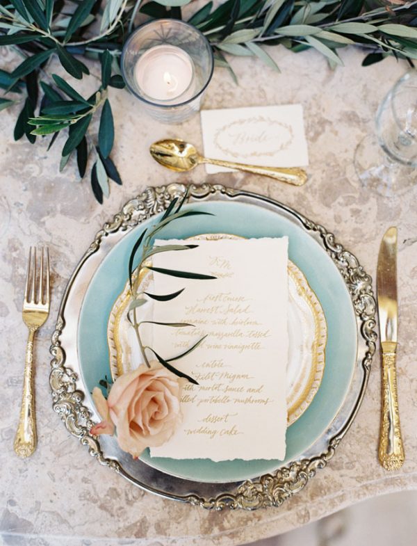 Elegant wedding place settings by @theweddingomd