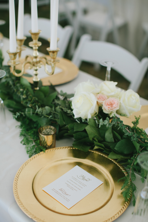 Gold Charger Plate Wedding Table Set Up