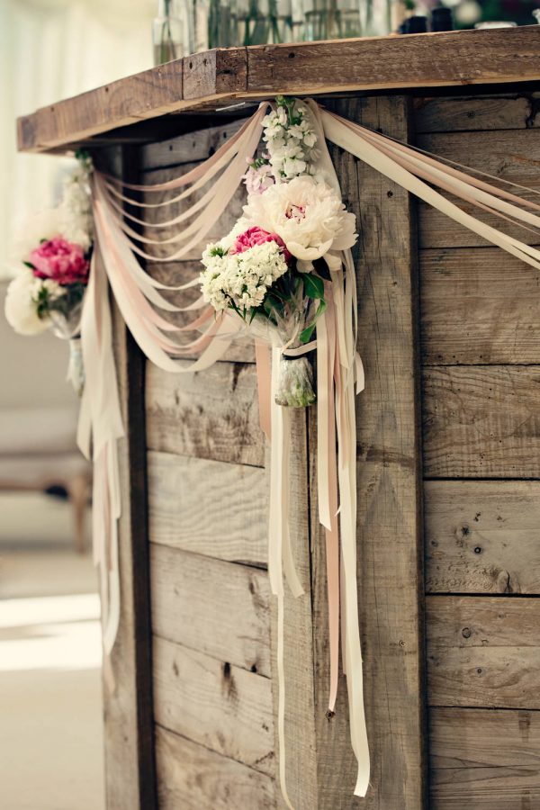 How To Create A Rustic Dessert Table rockmywedding.co.uk - dottiephotography.co.uk