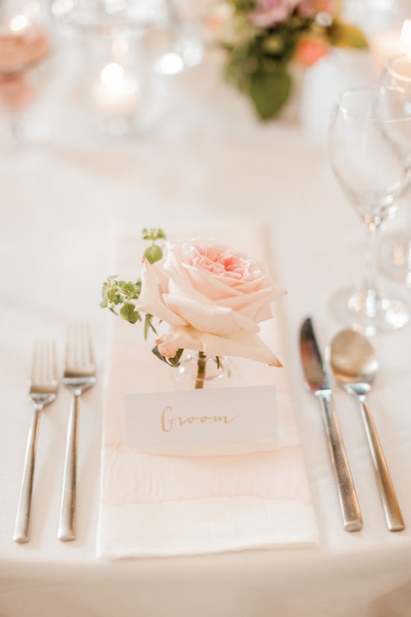 Elegant wedding place settings by @theweddingomd