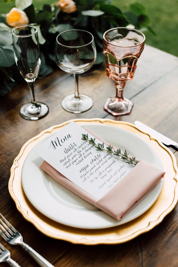 Elegant wedding place settings by @theweddingomd