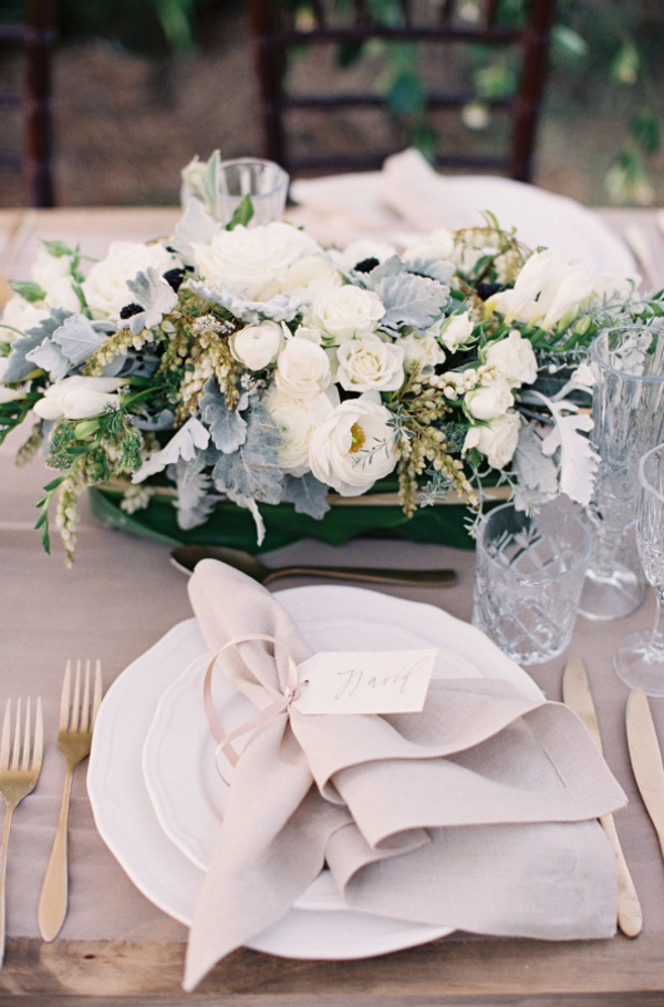 Elegant wedding place settings by @theweddingomd