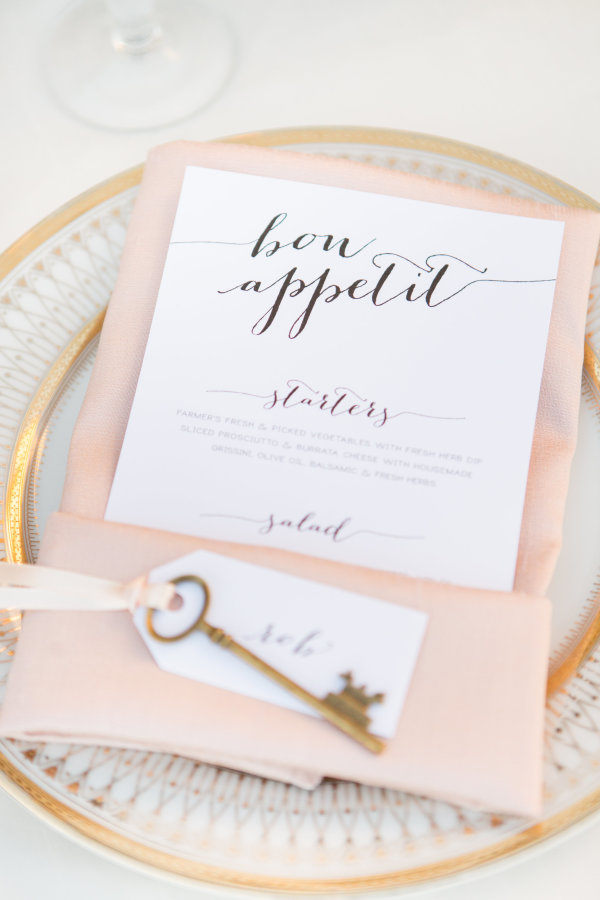 Elegant wedding place settings by @theweddingomd