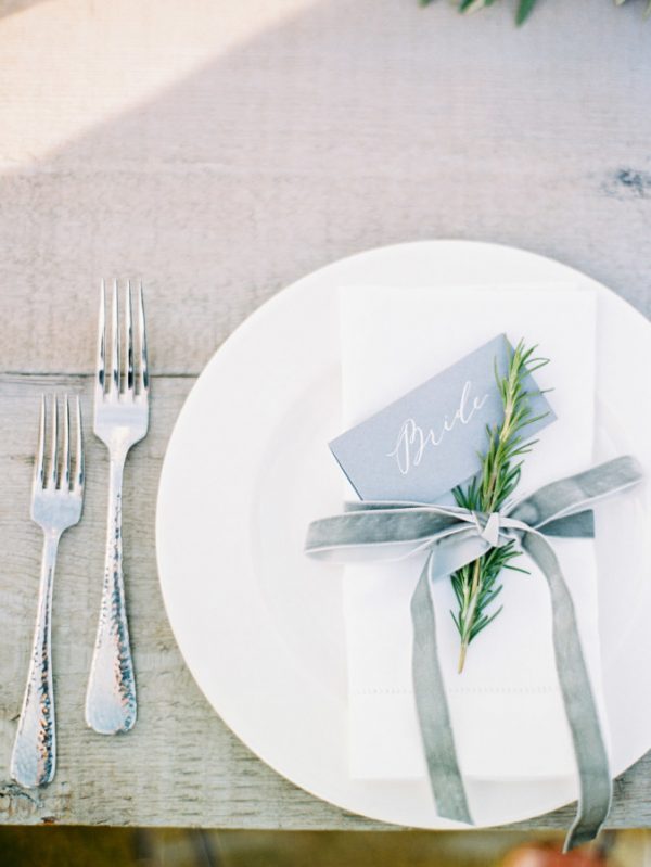 Elegant wedding place settings by @theweddingomd