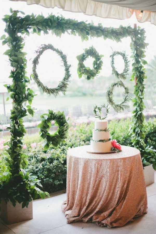 wedding cake table backdrops foliage