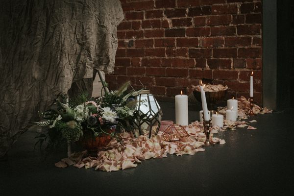 Industrial whimsical wedding styling from the wedding of my dreams terrariums grey table cloths copper candle sticks (5)