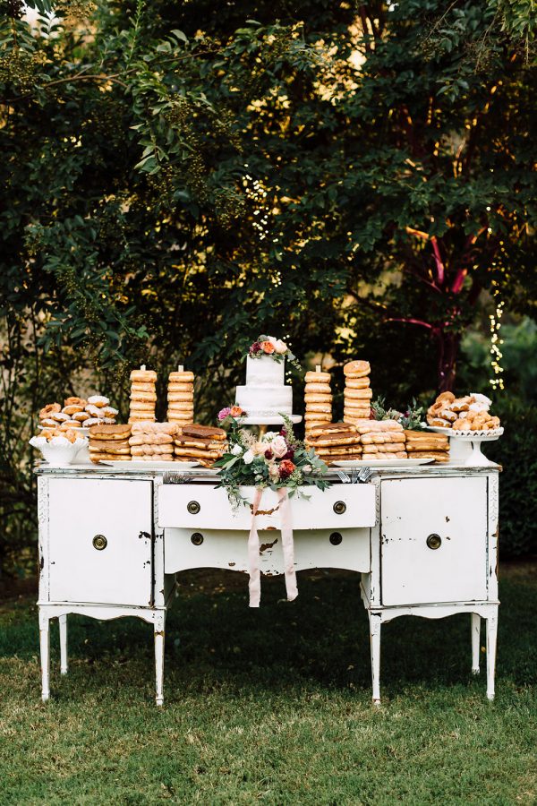 Summer Wedding Dessert Tables - Ideas and Inspiration A California Garden Wedding with Romantic Florals - photo by Plum and Oak http://ruffledblog.com/a-california-garden-wedding-with-romantic-florals