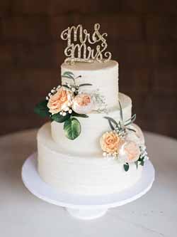 ivory peach and foliage wedding ideas and decoations