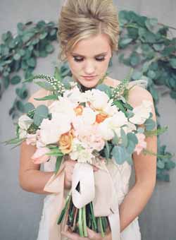 ivory peach and foliage wedding ideas and decoations