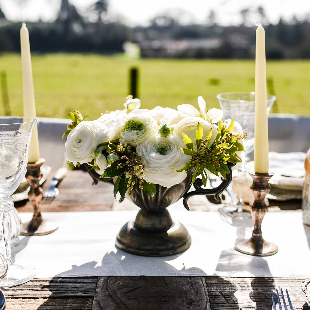 Gun-metal-grey-bornze-urn-centrepiece