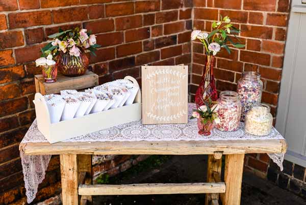 ideas for displaying wedding confetti from the wedding of my dreams (1)